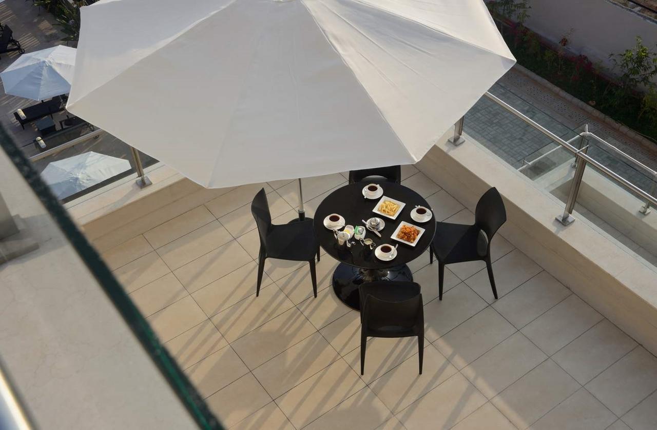Marasa Sarovar Premiere Тирупати Экстерьер фото A patio umbrella
