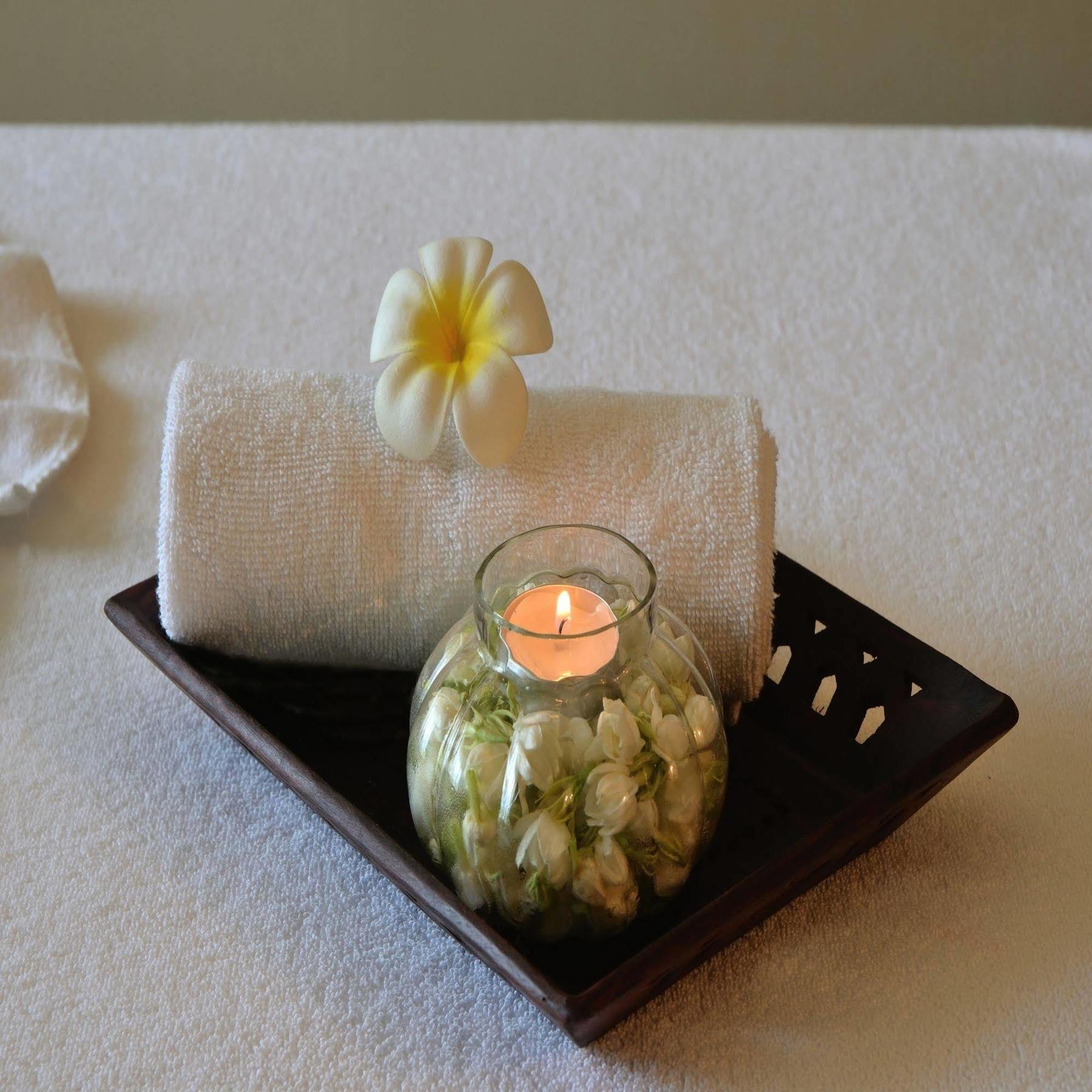Marasa Sarovar Premiere Тирупати Экстерьер фото Plumeria spa